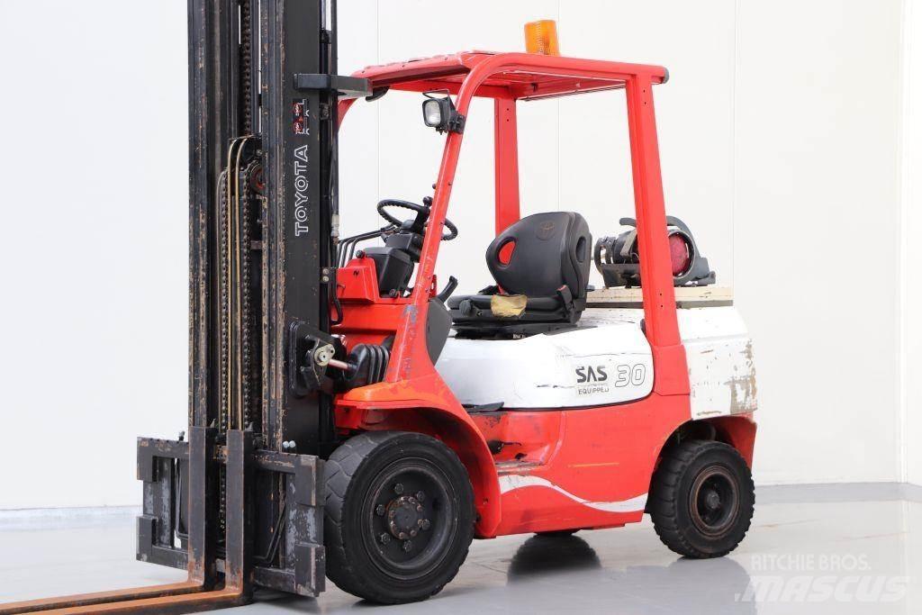 Toyota 02-7FGF30 Gasstapler