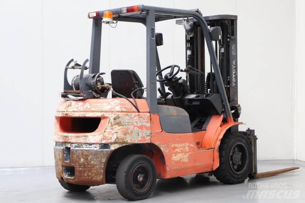 Toyota 02-7FGF30 Gasstapler