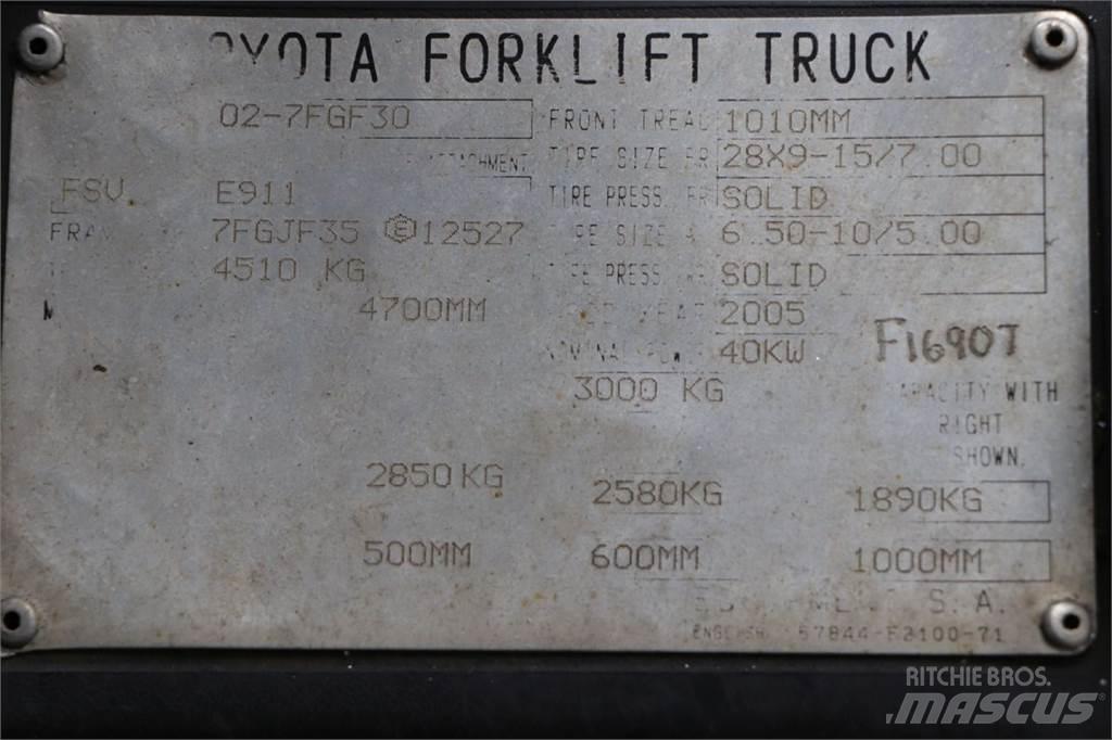 Toyota 02-7FGF30 Gasstapler
