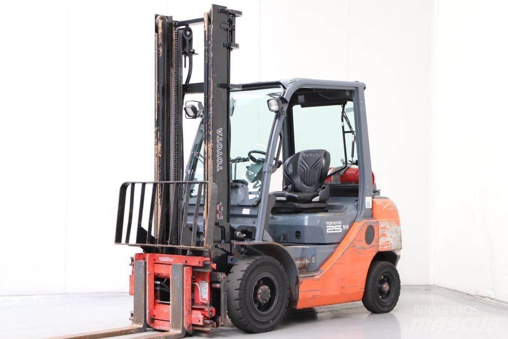 Toyota 02-8FGF25 Gasstapler