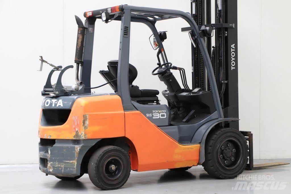 Toyota 02-8FGF30 Gasstapler