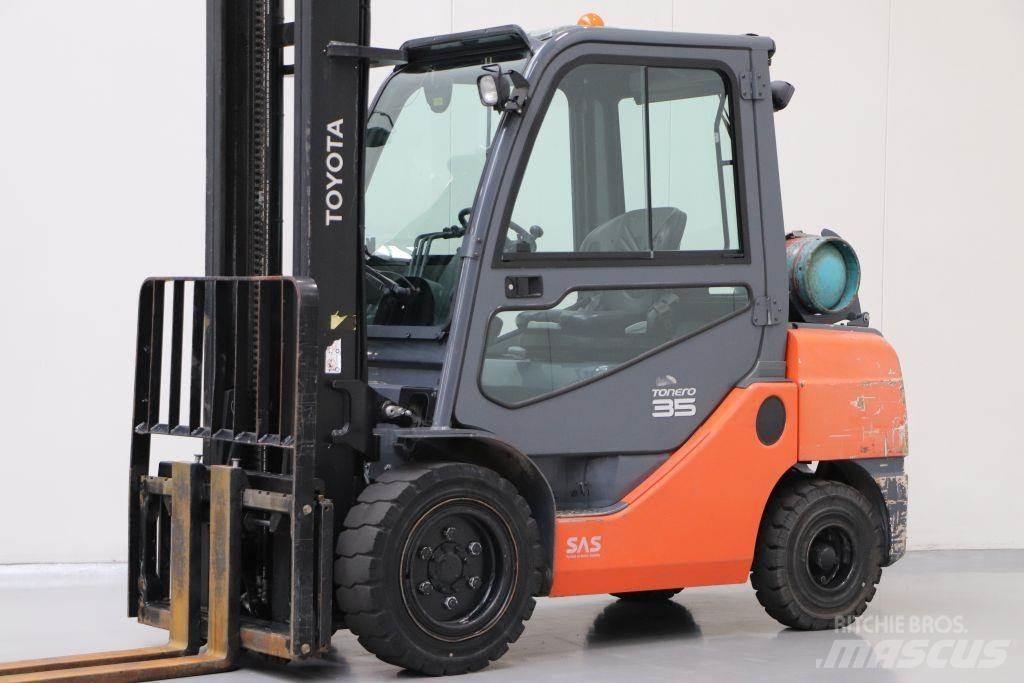Toyota 02-8FGJF35 Gasstapler