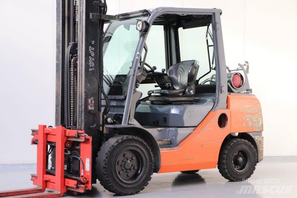 Toyota 02-8FGJF35 Gasstapler