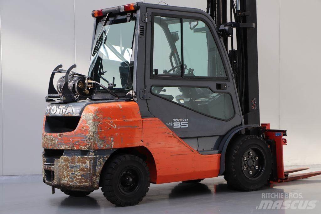 Toyota 02-8FGJF35 Gasstapler
