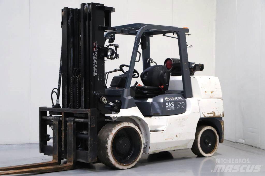 Toyota 7FGCU70 Gasstapler