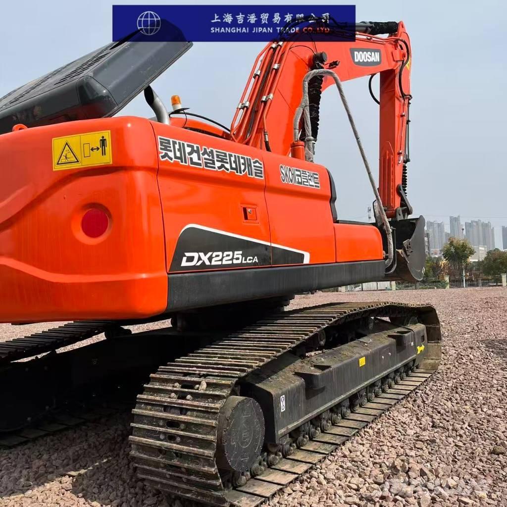 Doosan DX 225 Raupenbagger