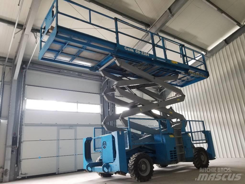 Genie GS3384 RT 4x4 Scheren-Arbeitsbühnen