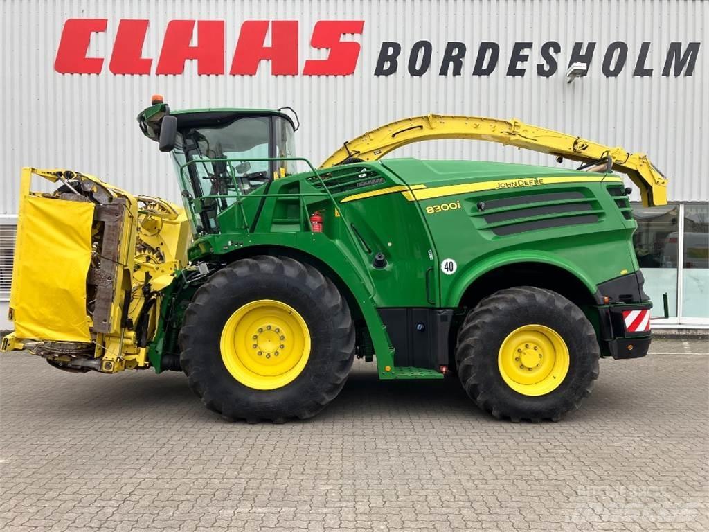 John Deere 8300i Feldhäcksler