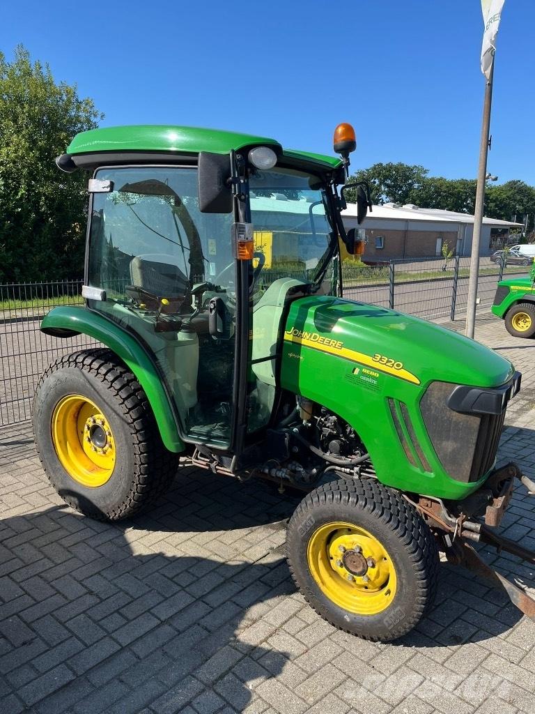 John Deere 3320 Kleintraktoren
