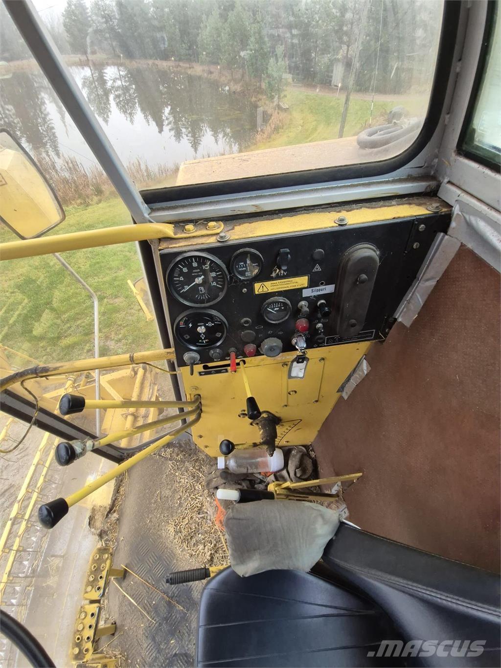 New Holland 8030 Mähdrescher