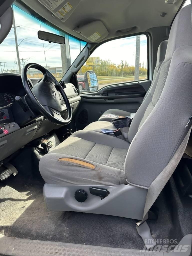 Ford F 550 XLT Pritschenwagen/Pritschenwagen mit Seitenklappe