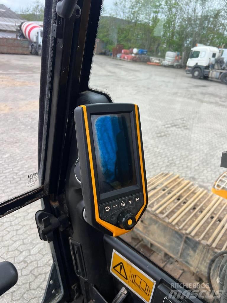 JCB JS 330 LC Raupenbagger