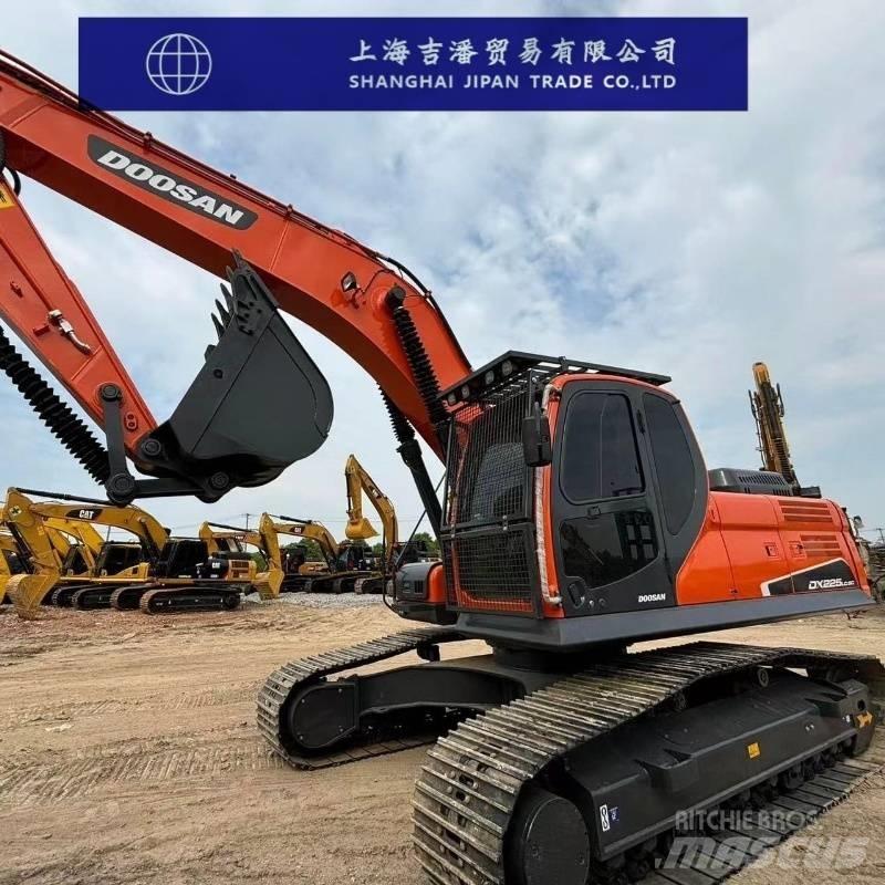Doosan DX 225 Raupenbagger