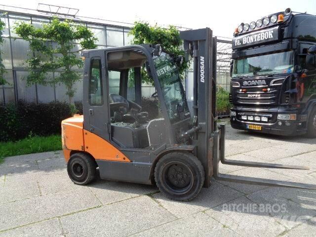 Doosan D35C-7 Dieselstapler