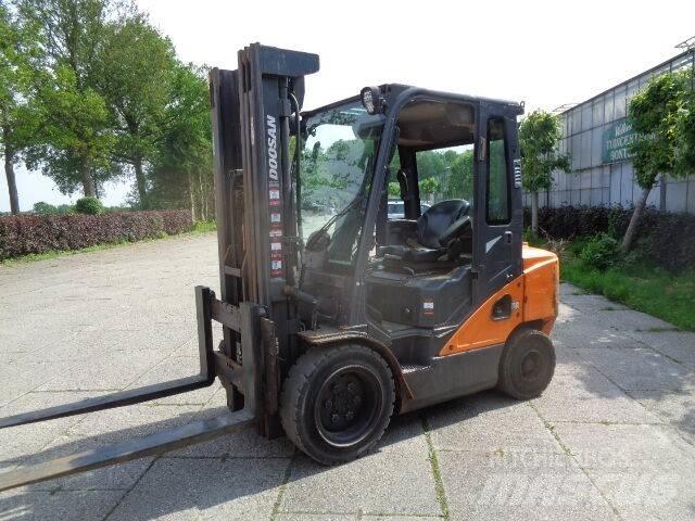 Doosan D35C-7 Dieselstapler