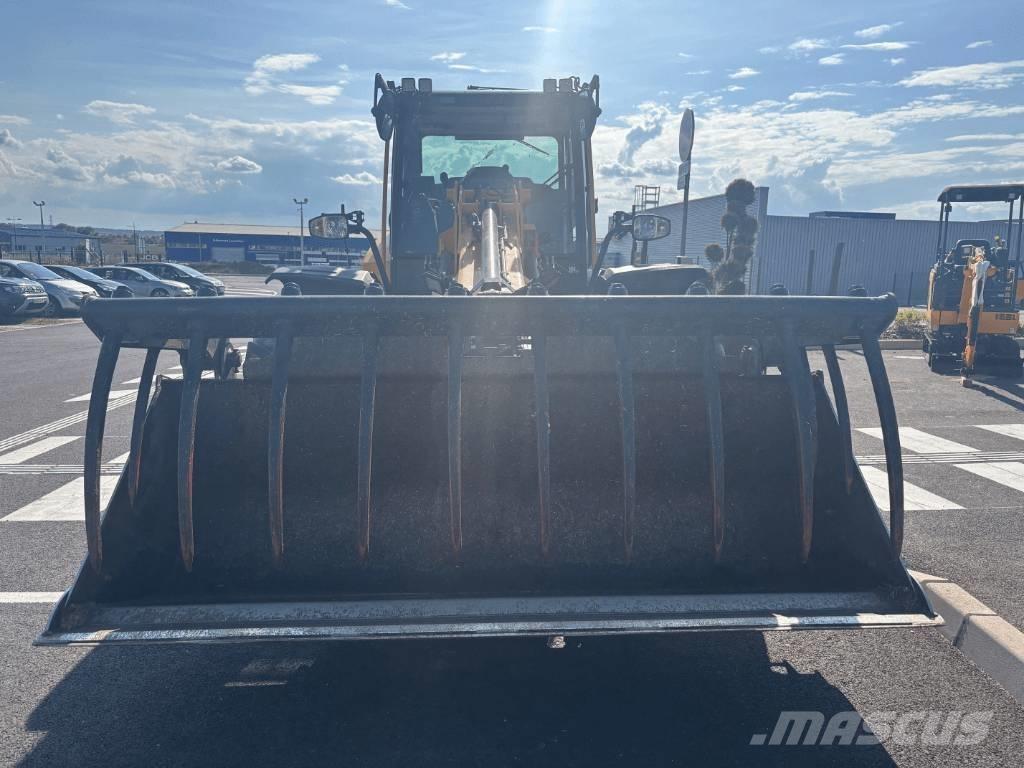 JCB TM 320 S Teleskoplader für Landwirtschaft