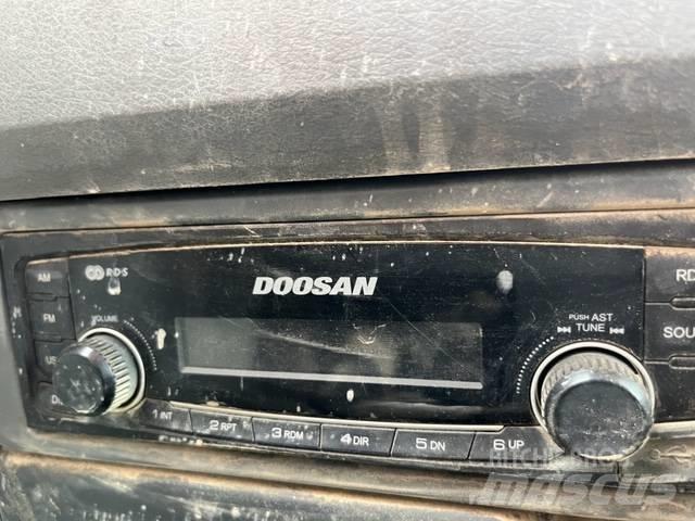 Doosan DX 140 LC Raupenbagger