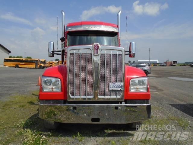 Kenworth W 990 Sattelzugmaschinen