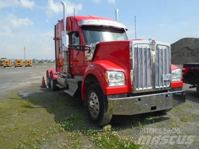 Kenworth W 990 Sattelzugmaschinen