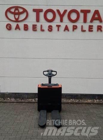 Toyota LWE 200 Niedergabelstapler