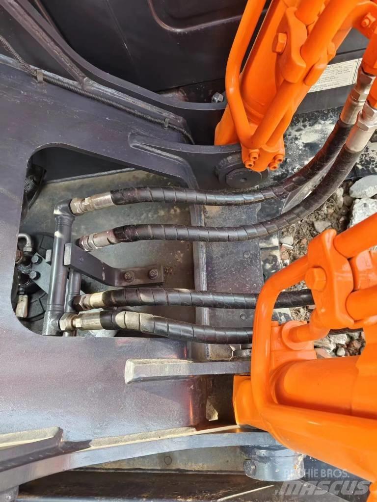 Hitachi ZX 200 Raupenbagger
