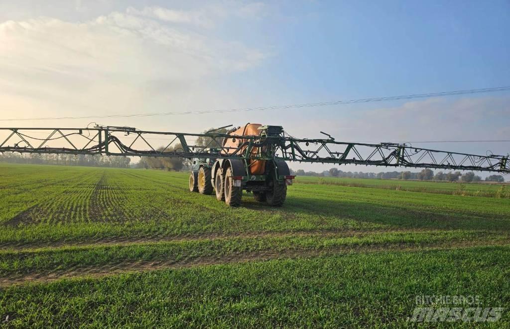 Amazone UX 11200 Anhängespritzen