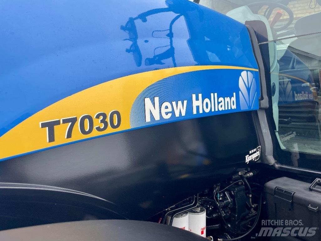 New Holland T 7030 Traktoren
