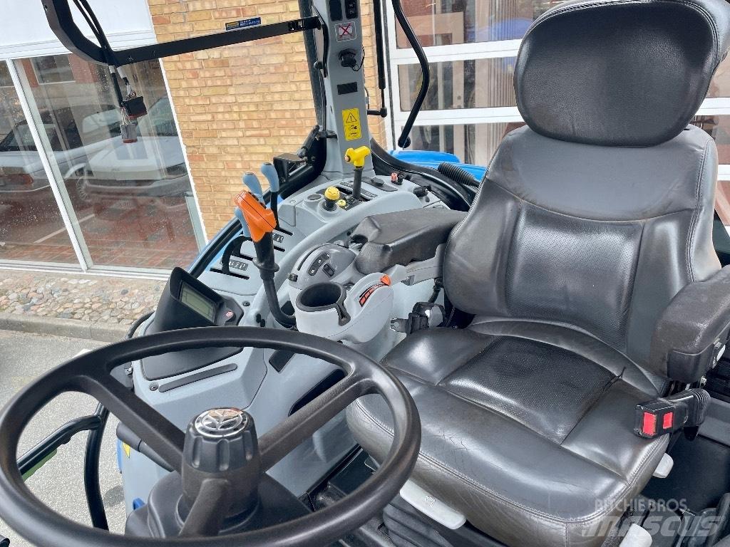 New Holland T 7030 Traktoren
