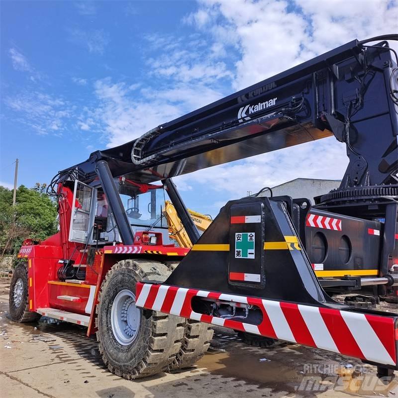 Kalmar DRF 450 Reach-Stacker