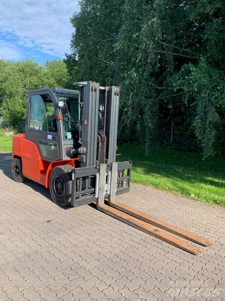 Nissan WG1F4F50Y Dieselstapler
