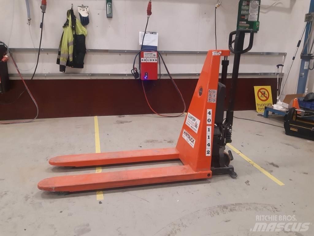 BT HHL100 Niedergabelstapler
