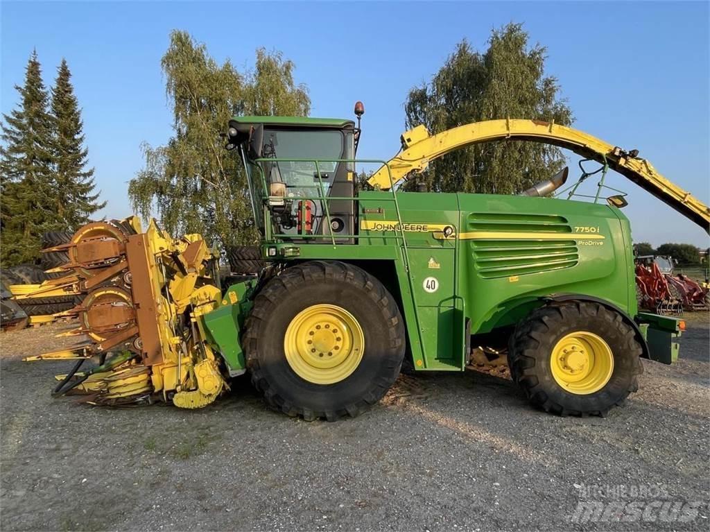 John Deere 7750 Selbstfahrende Häcksler