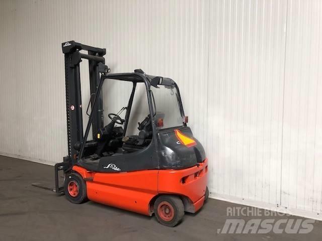 Linde E25-02 Elektrostapler