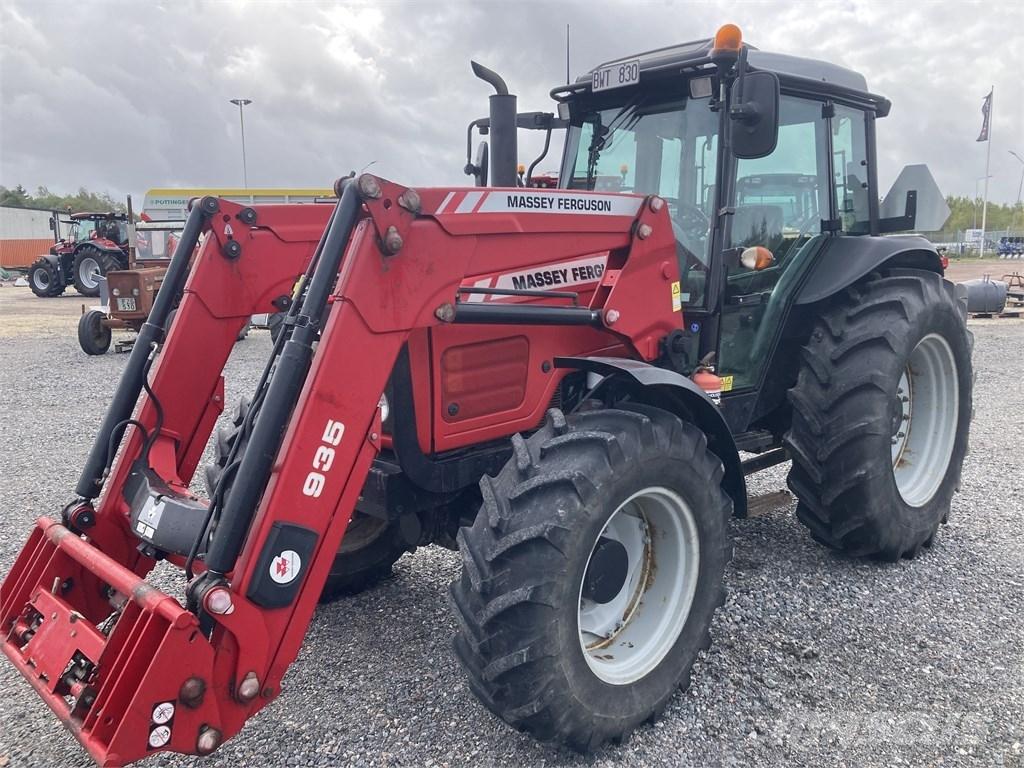 Massey Ferguson 4435 Traktoren