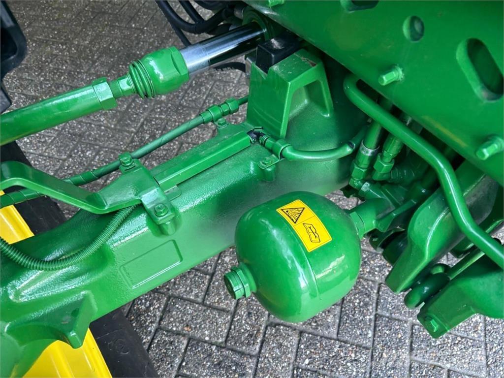 John Deere 6M185 Traktoren