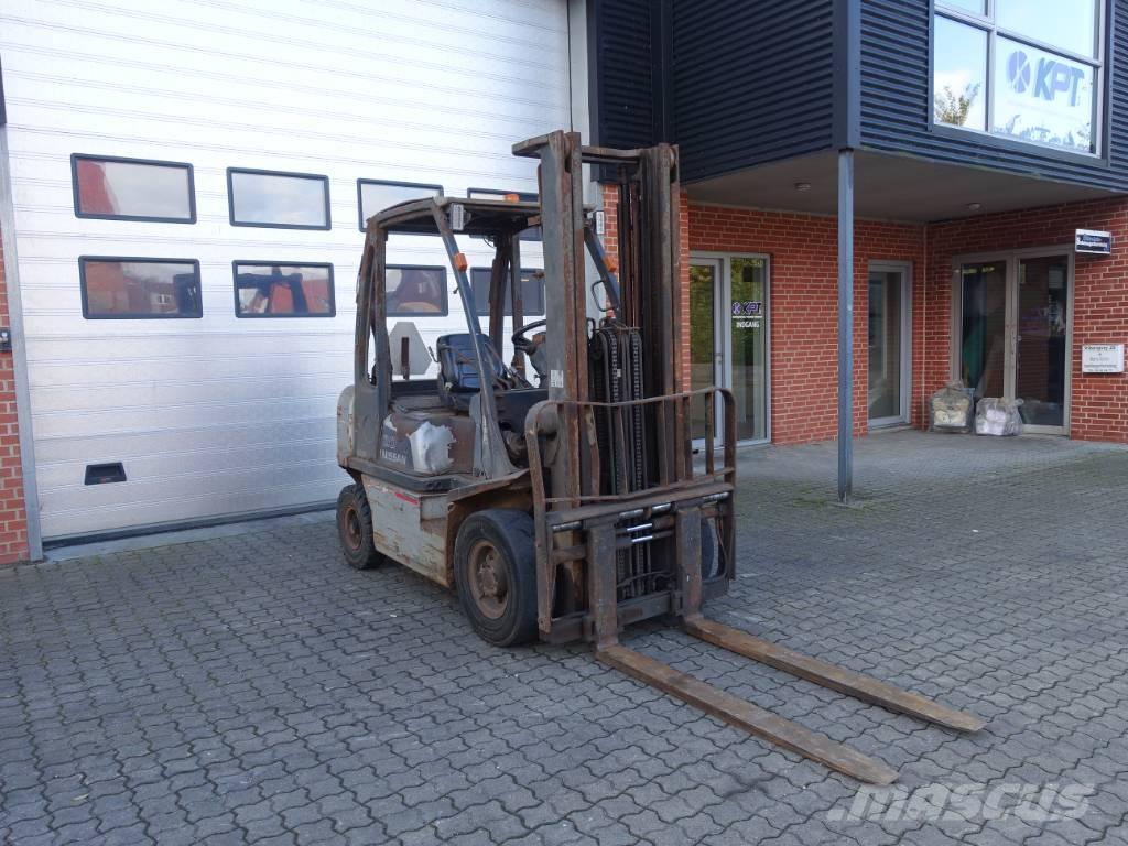 Nissan Y1D2A200 Dieselstapler