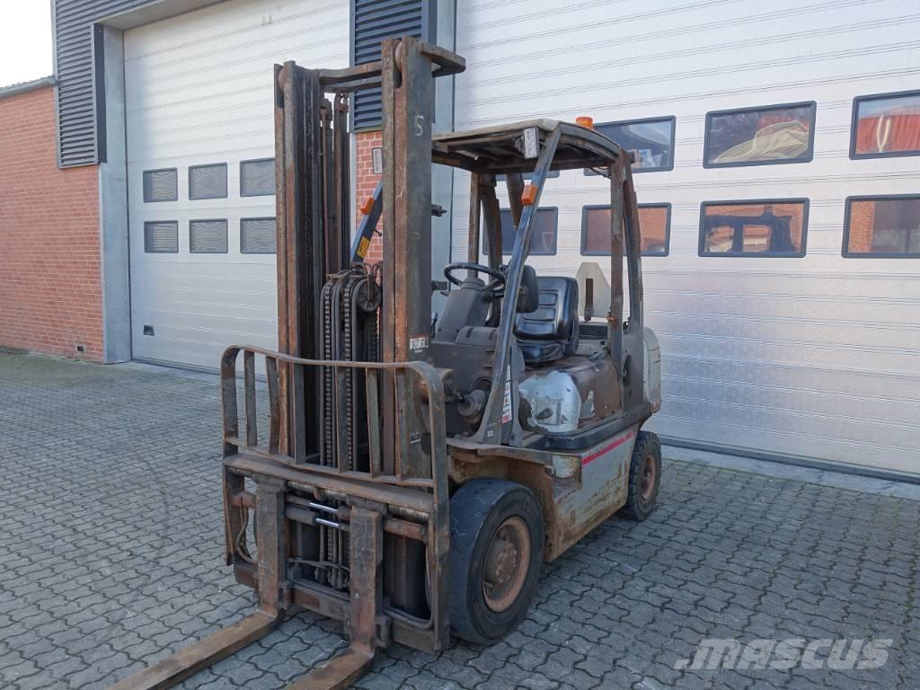 Nissan Y1D2A200 Dieselstapler