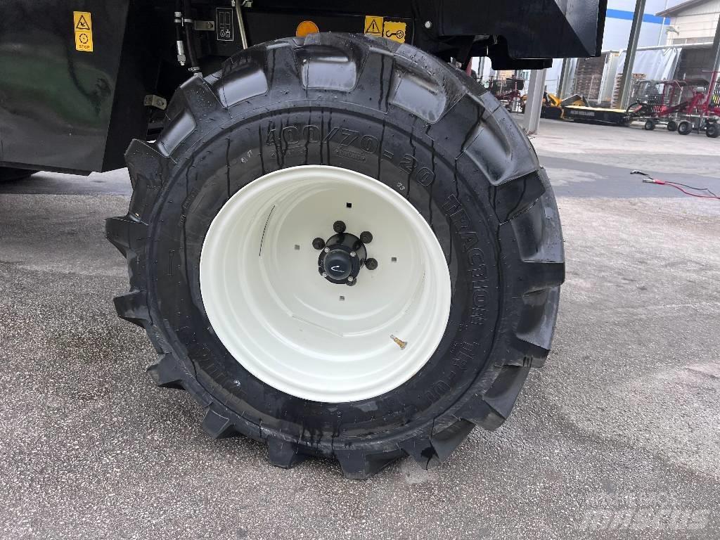 New Holland TC 4.90 Mähdrescher