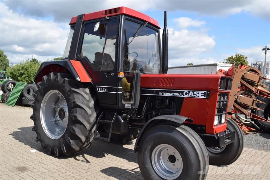 Case IH 844 XL Traktoren