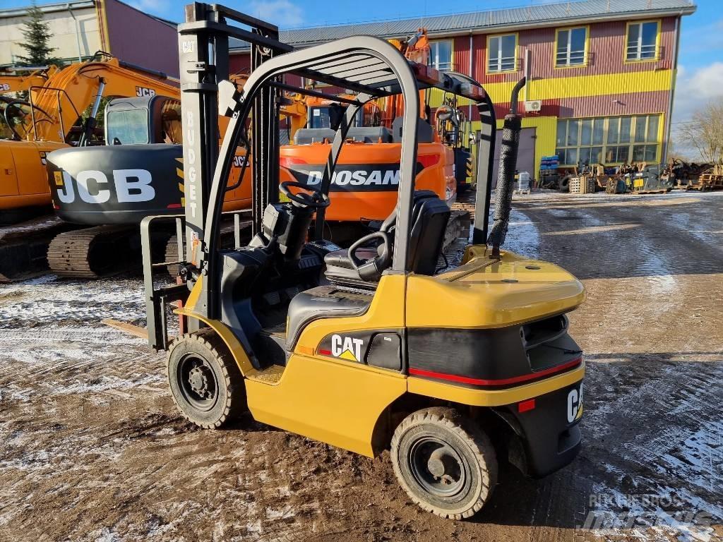 CAT DP 25 N Dieselstapler