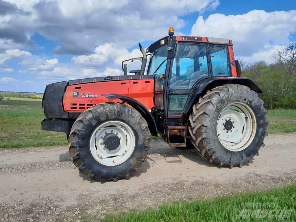 Valmet 8450 Traktoren