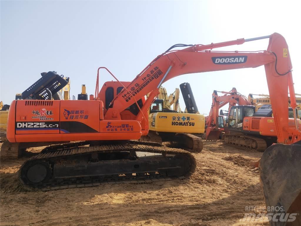 Doosan DH225LC-7 Raupenbagger