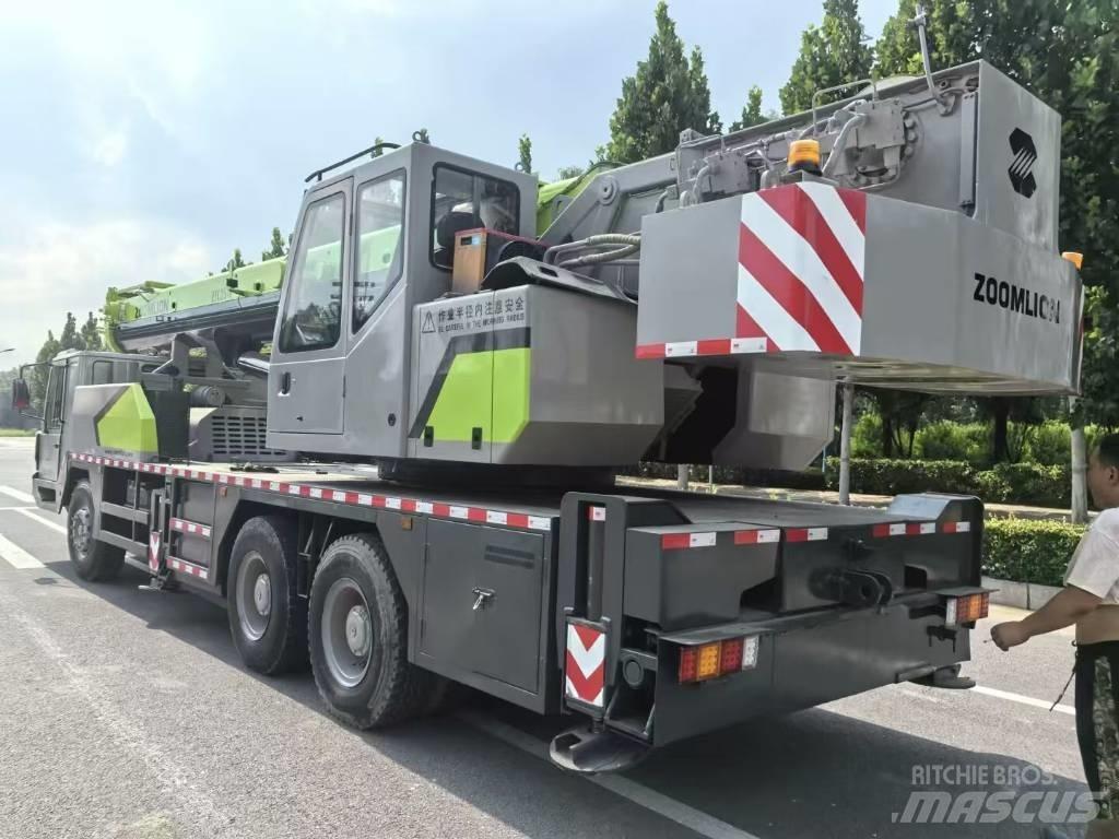 Zoomlion ZCT 251 V Fahrstühle, Seilwinden und Bauaufzüge