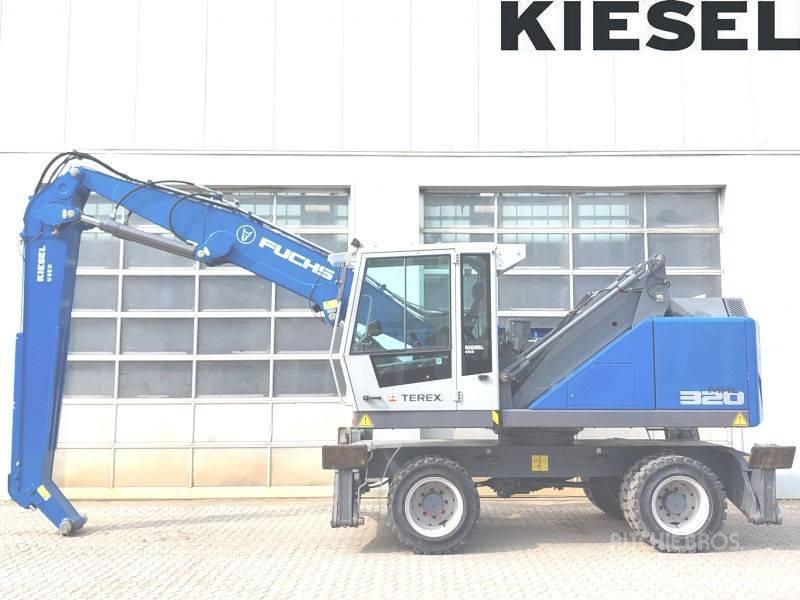 Fuchs MHL 320 F Materialumschlag