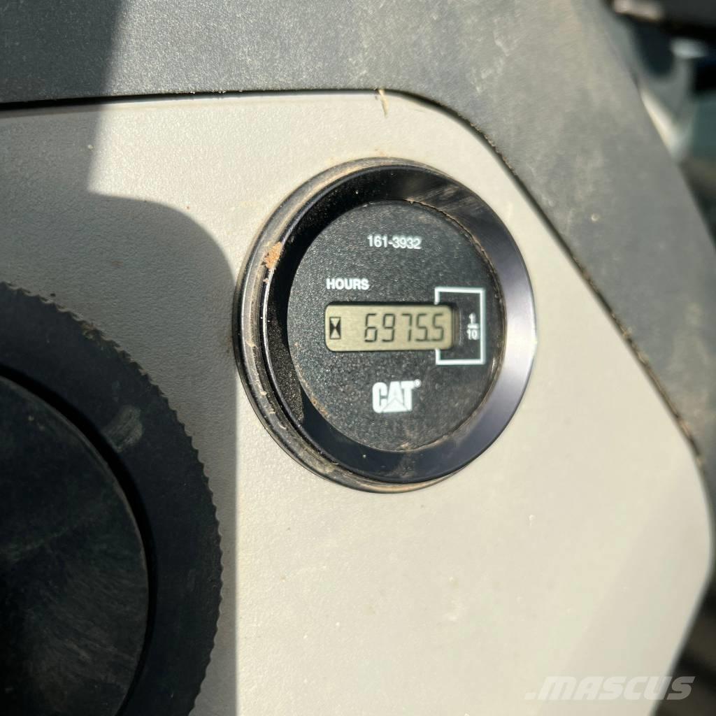 CAT 444 E Baggerlader