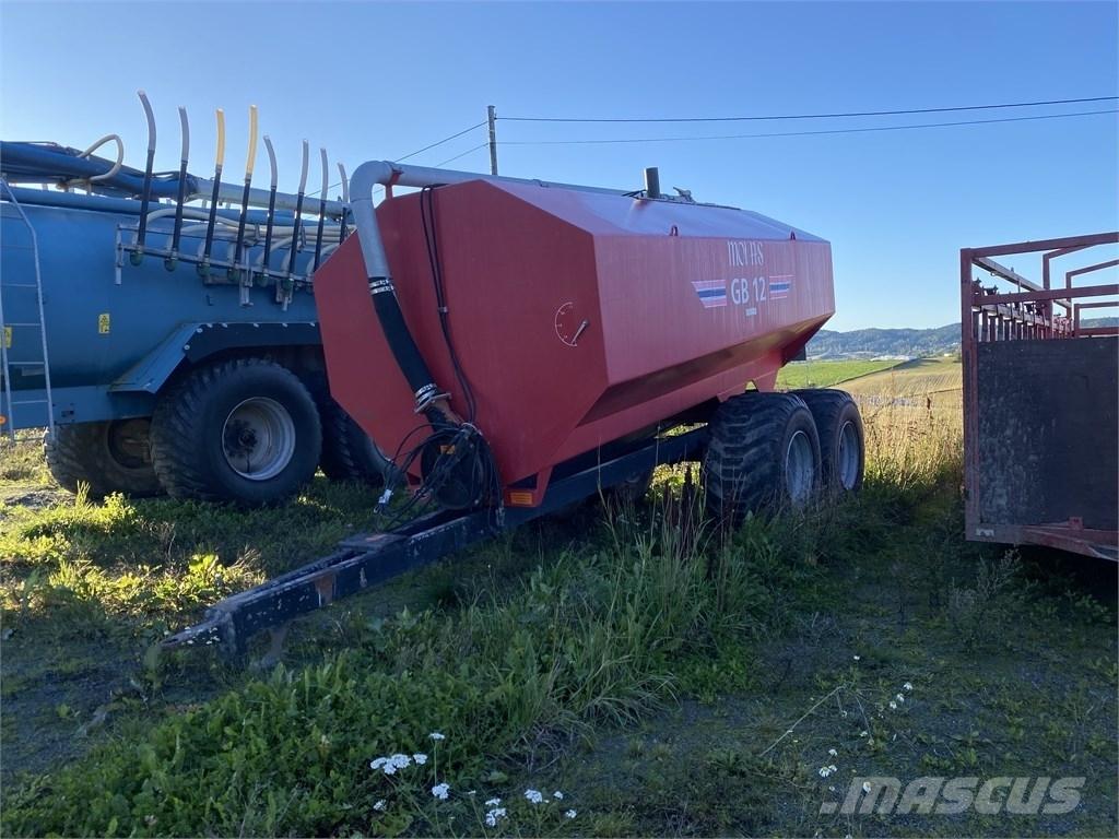 Moi GB 12 tankvogn Düngemittelverteiler