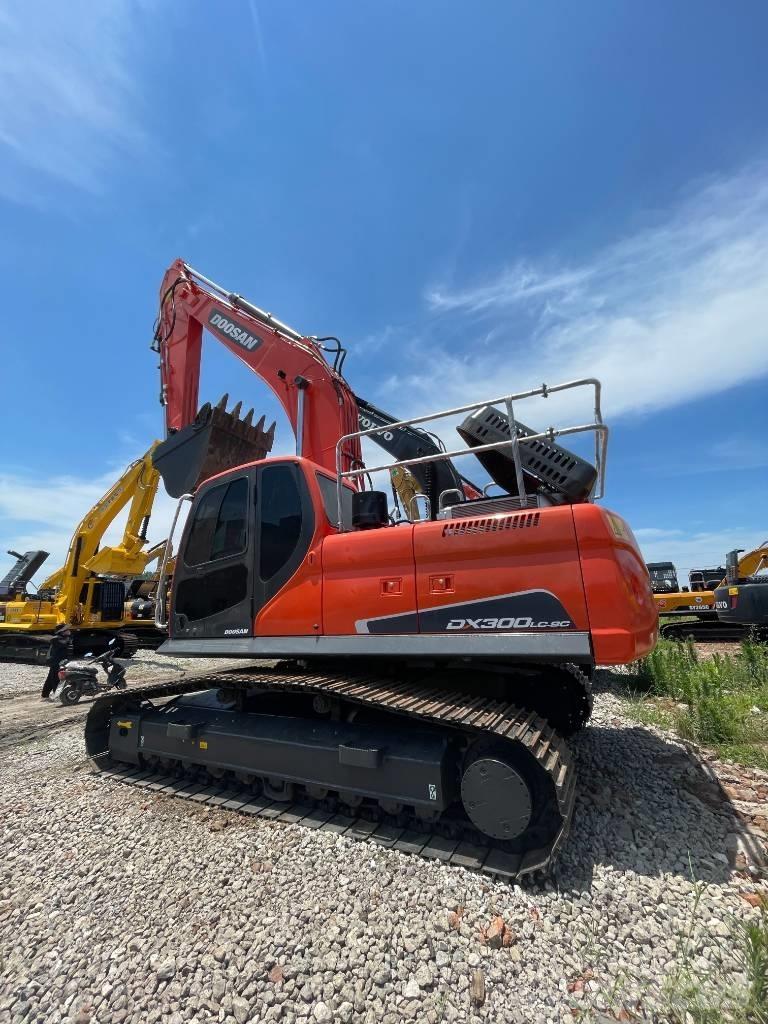 Doosan DX 300 Raupenbagger