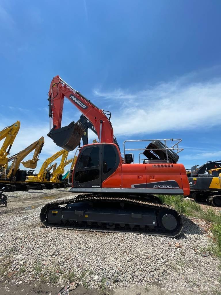 Doosan DX 300 Raupenbagger