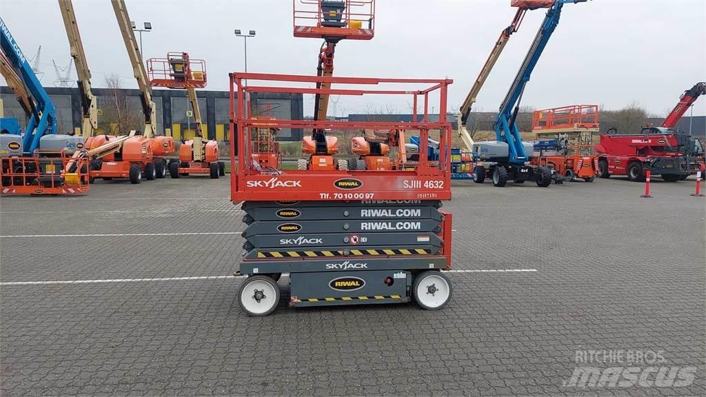 SkyJack SJIII4632 Scheren-Arbeitsbühnen