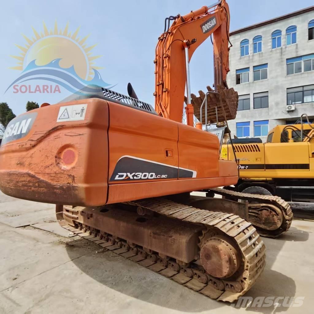 Doosan DX 300 LC Raupenbagger
